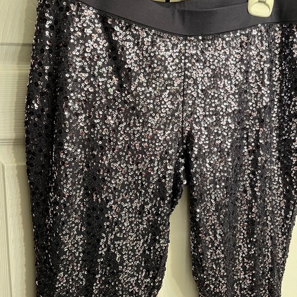 Express size  Large Black sequin pull on legging  run a bit large fits 12-14 - Picture 13 of 16